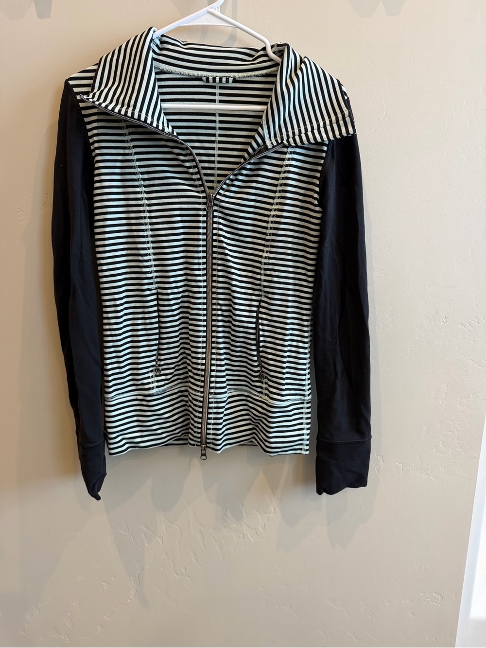 Lululemon top